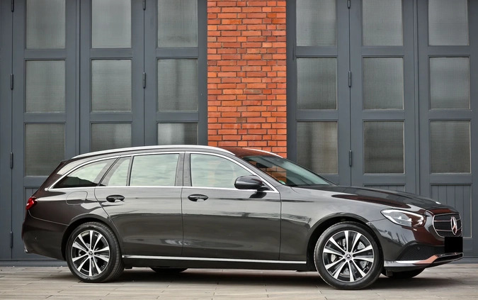 Mercedes-Benz Klasa E cena 179900 przebieg: 29500, rok produkcji 2022 z Chojnice małe 781